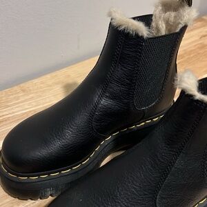 2976 FAUX FUR LINED PLATFORM CHELSEA BOOTS